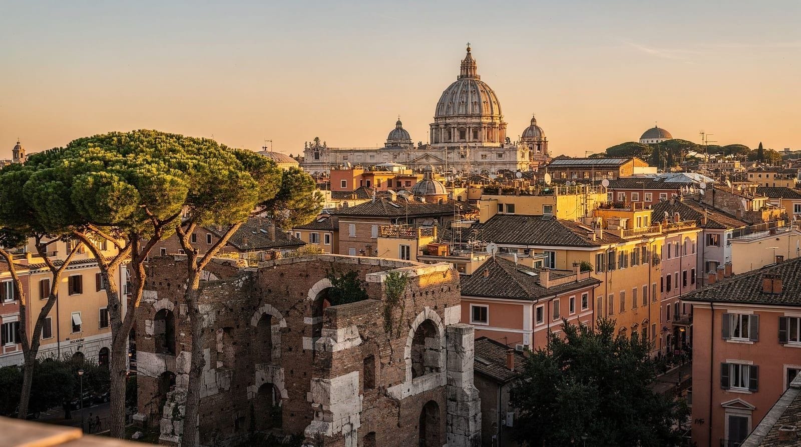 Rome 3-day budget breakdown: what things actually cost in 2026 — A realistic euro-by-euro breakdown of what a 3-day Rome trip costs at budget, mi