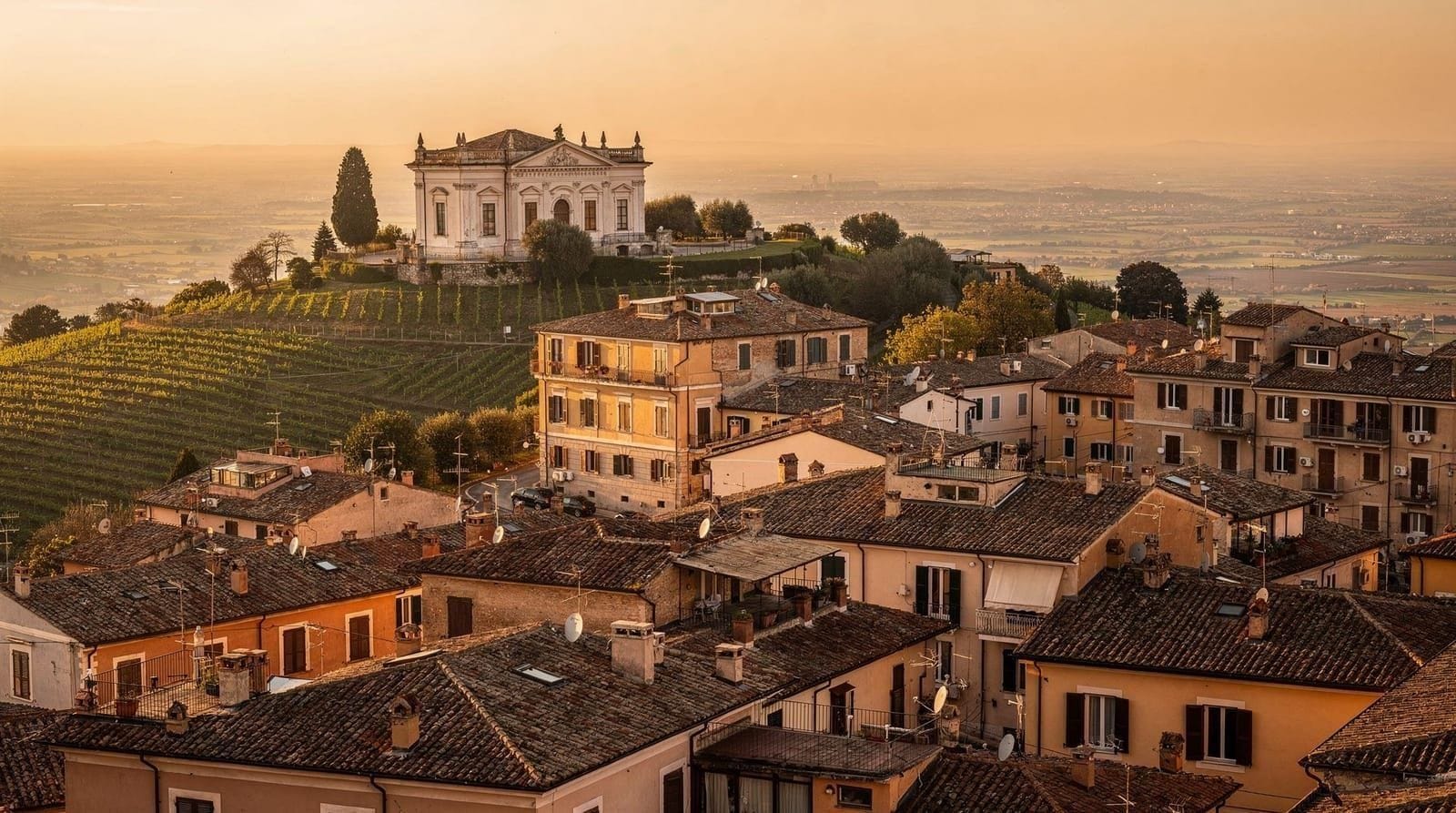 Castelli Romani day trip: wine towns in the Roman hills — Frascati, Castel Gandolfo, Nemi — the volcanic hills south of Rome, reachable in