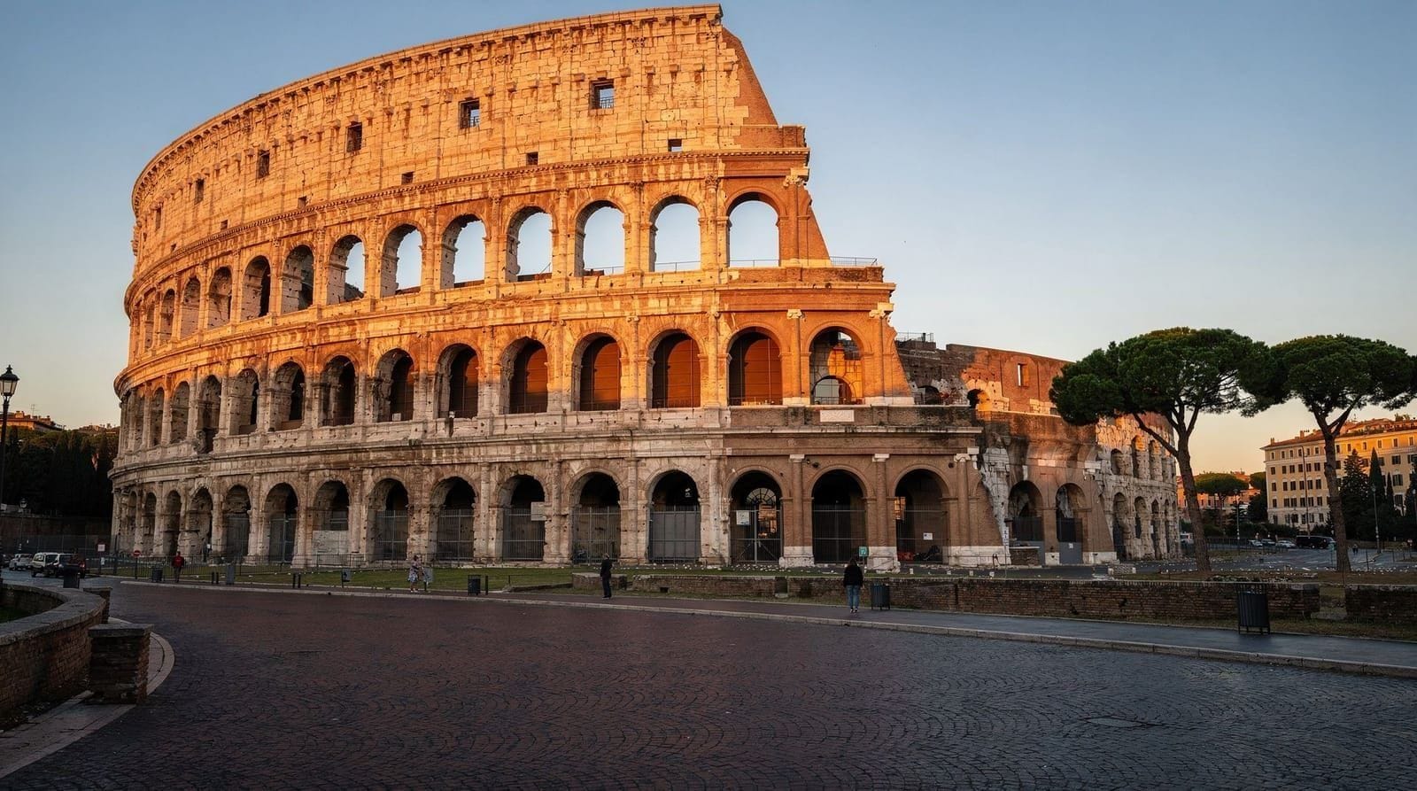 Colosseum or Roman Forum first? The right order to visit — Should you visit the Colosseum or the Roman Forum first? Practical advice on the