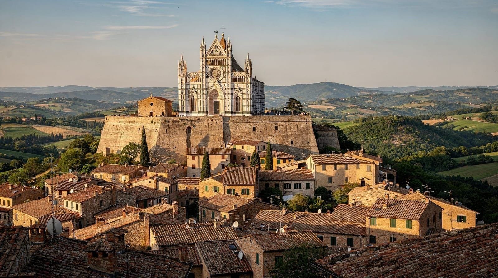 Orvieto from Rome: an easy Umbrian hill-town day trip — Orvieto from Rome in under 90 minutes by train from €8. A clifftop Umbrian town 