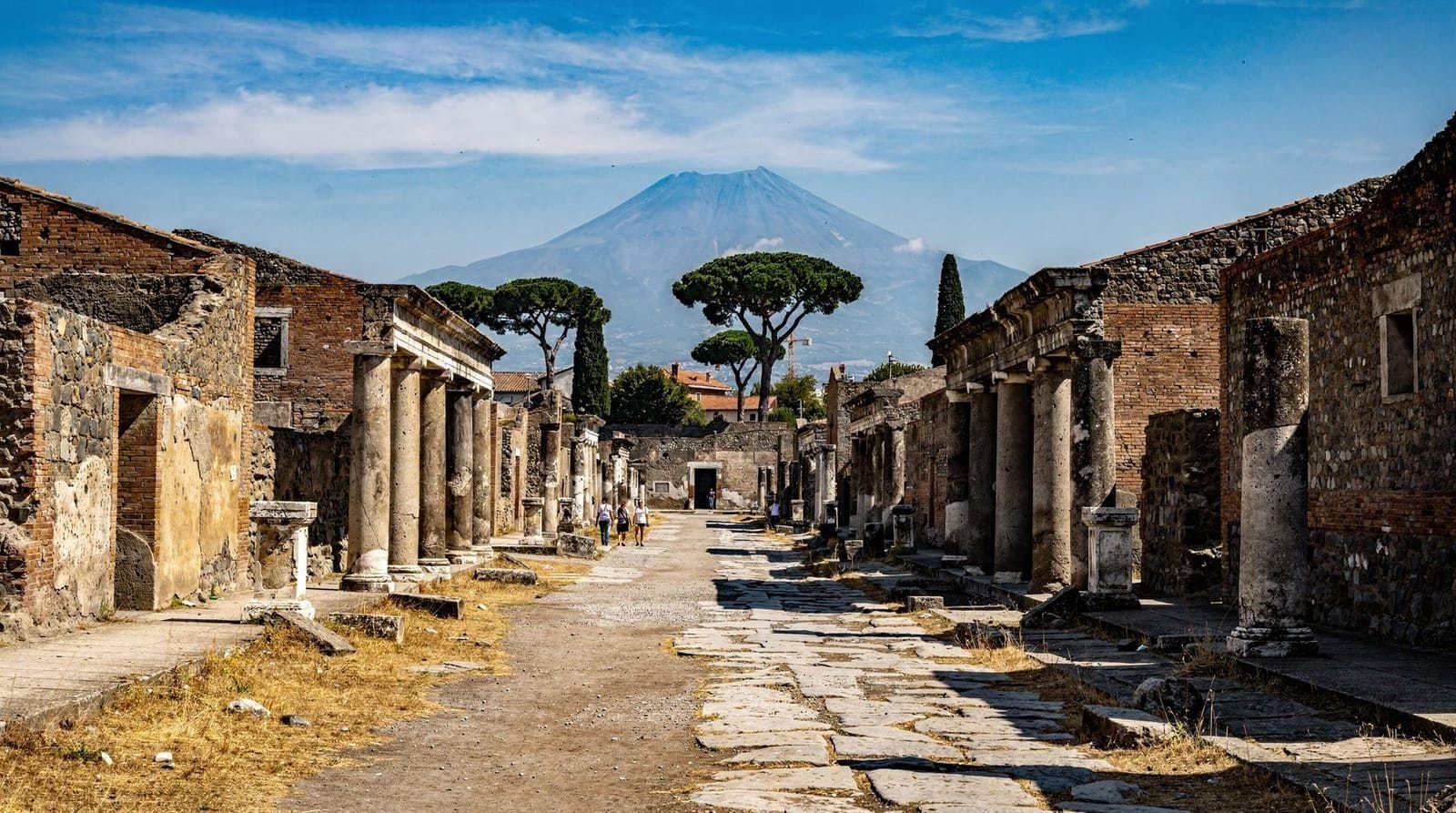 Pompeii from Rome: how to do it right in a day — Pompeii from Rome is 2h10 each way by train. Leave by 07:30, book your ticket in