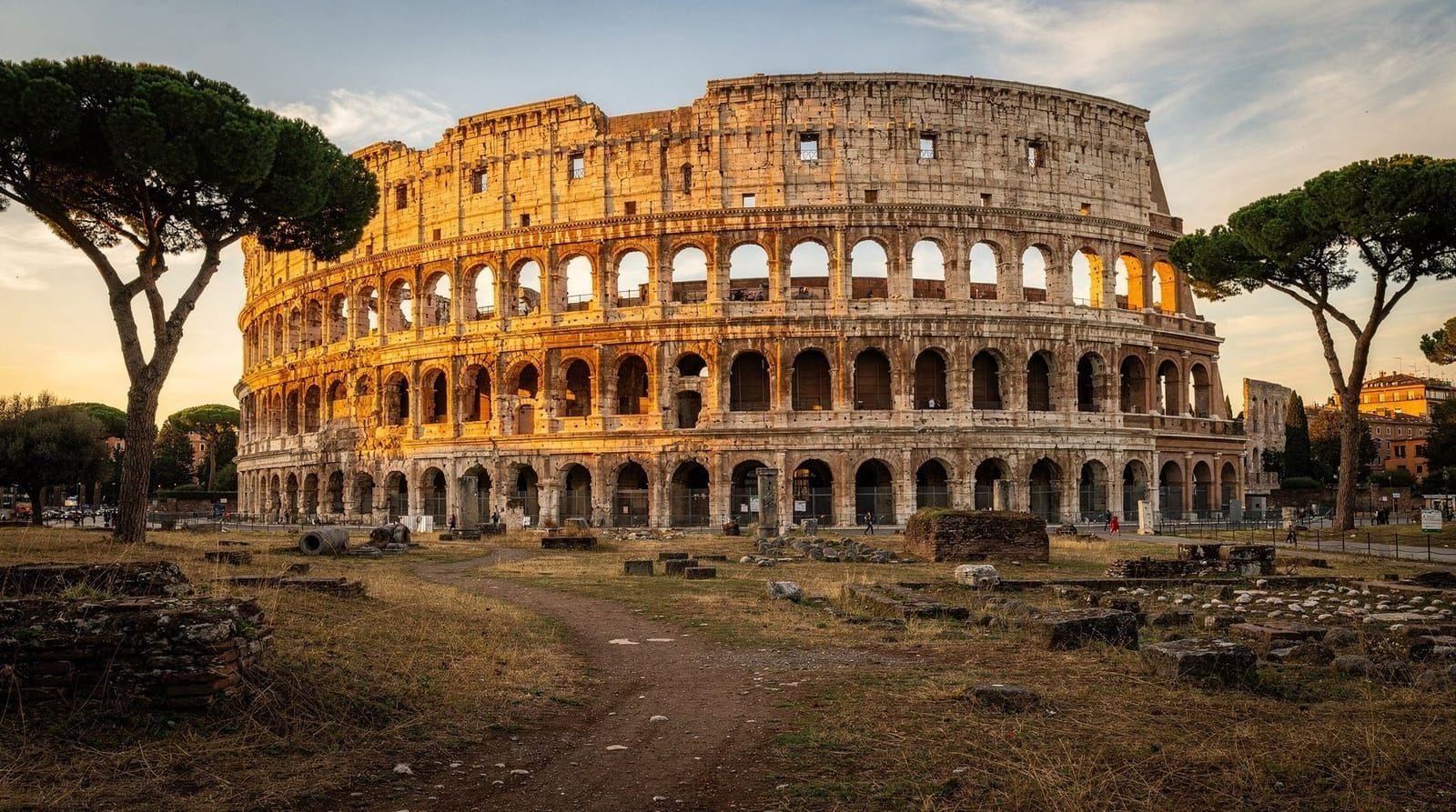 Roma Pass vs OMNIA — which tourist card to buy for Rome — Direct comparison of Roma Pass (€52) vs OMNIA Vatican Rome Card (€129) for 2026 