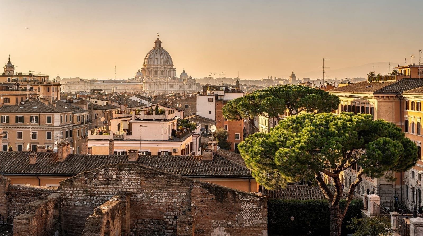 Rome in 3 vs 4 days: is the extra day worth it? — Honest comparison of 3-day and 4-day Rome itineraries — what you get from the ex