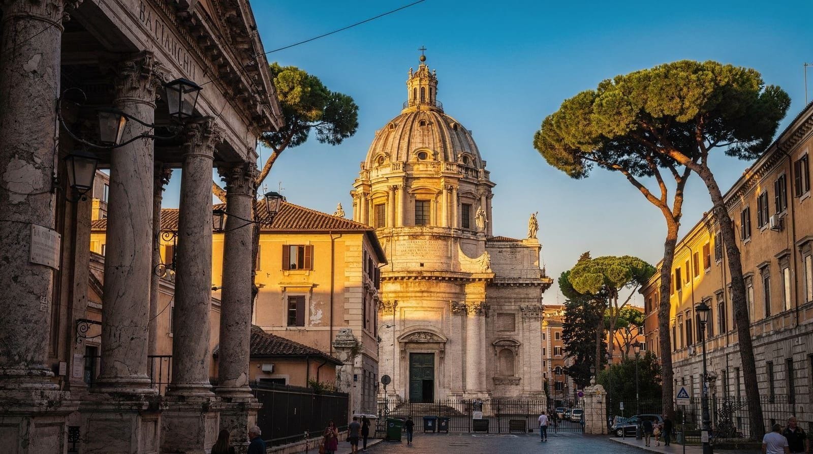A short history of Rome for travellers: 3,000 years in context — From Romulus to the Renaissance and beyond — a concise history of Rome that make