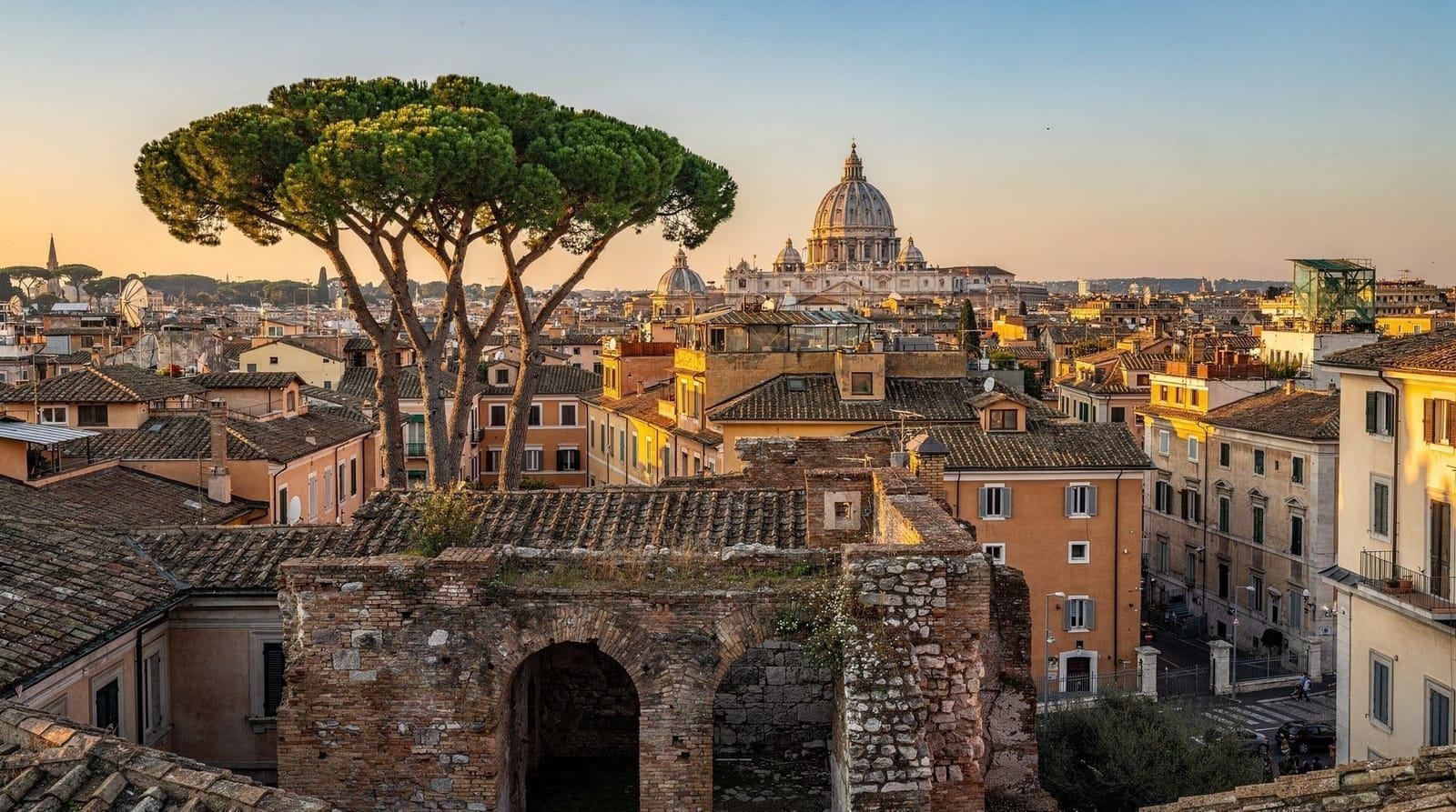 Planning Rome with day trips: how to balance city and Lazio — How to plan a Rome trip that combines city sightseeing with day trips to Pompeii
