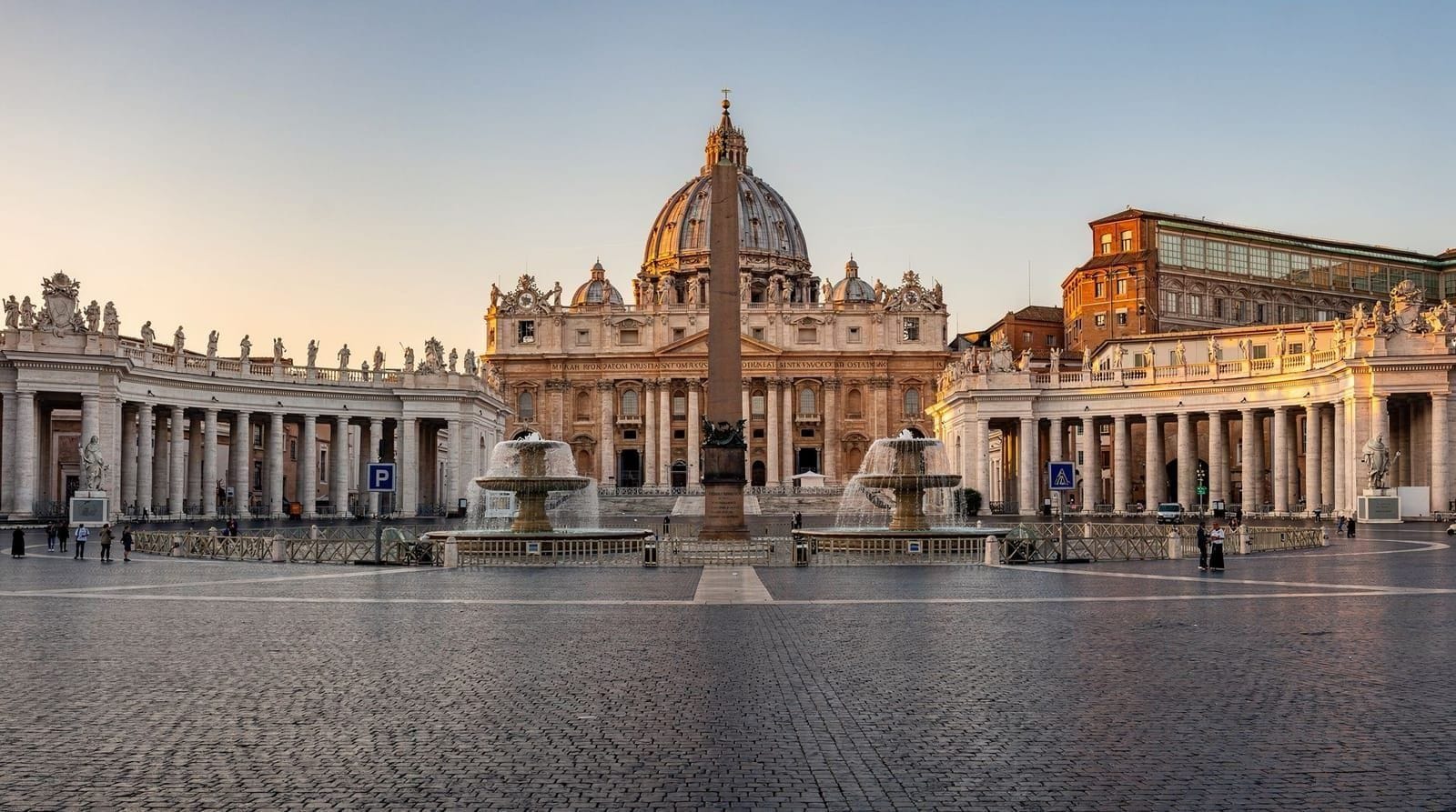St. Peter's Square — history, design, and practical visitor guide — Complete guide to St. Peter's Square in Rome — Bernini's colonnade, the obelisk,
