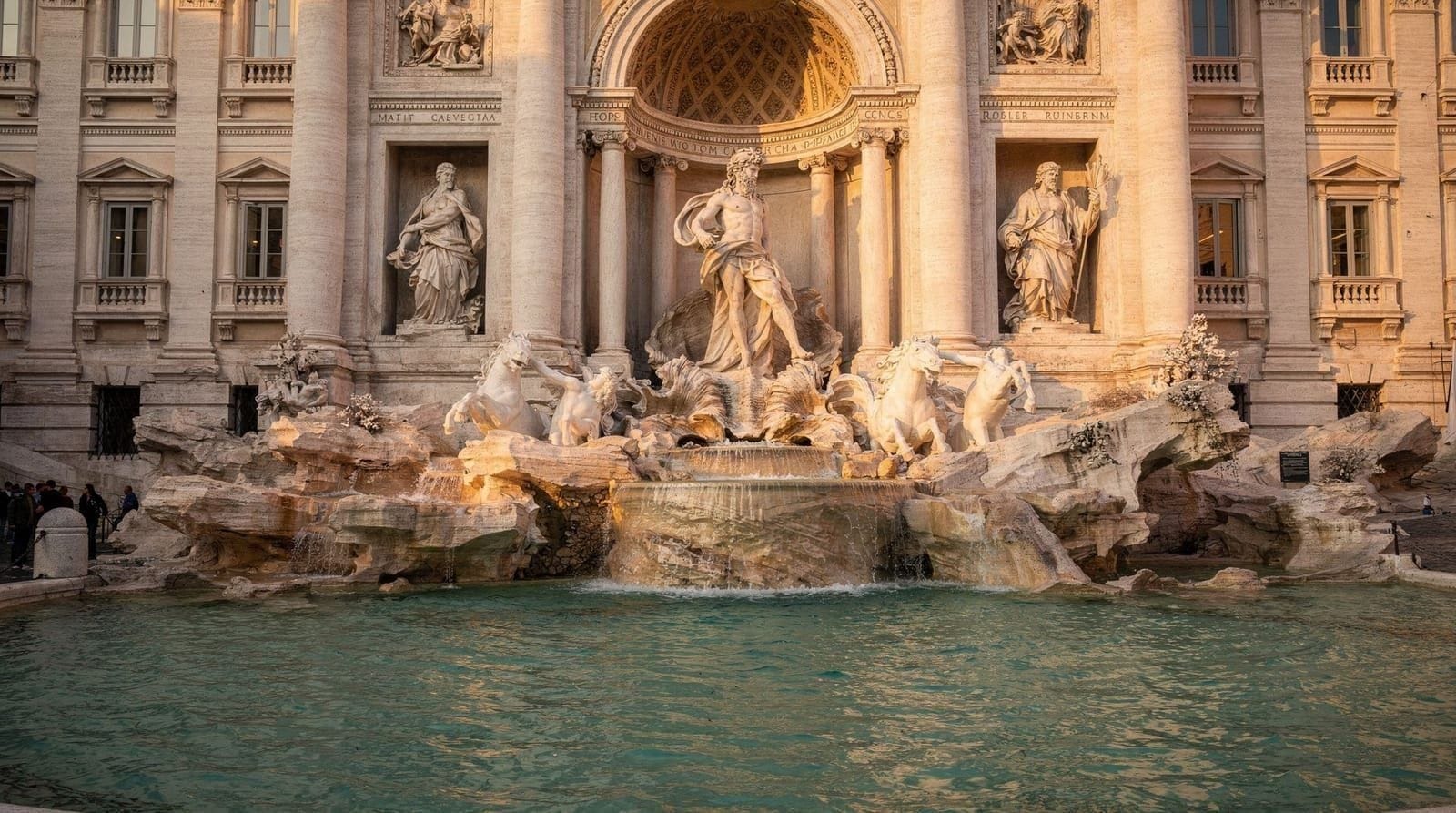 Rome's piazzas and fountains: a walking guide to the baroque heart — Walk the baroque core of Rome — Trevi Fountain, Piazza Navona, the Pantheon quar