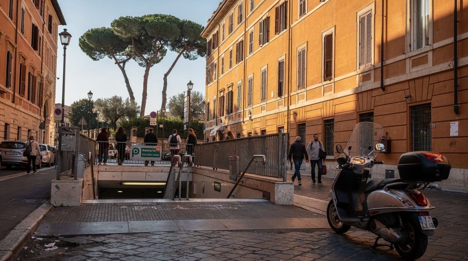 Hop-on Hop-off Bus Rome — Honest Review 2026 — Honest review of Rome's hop-on hop-off buses: ZTL limits, traffic realities, whi